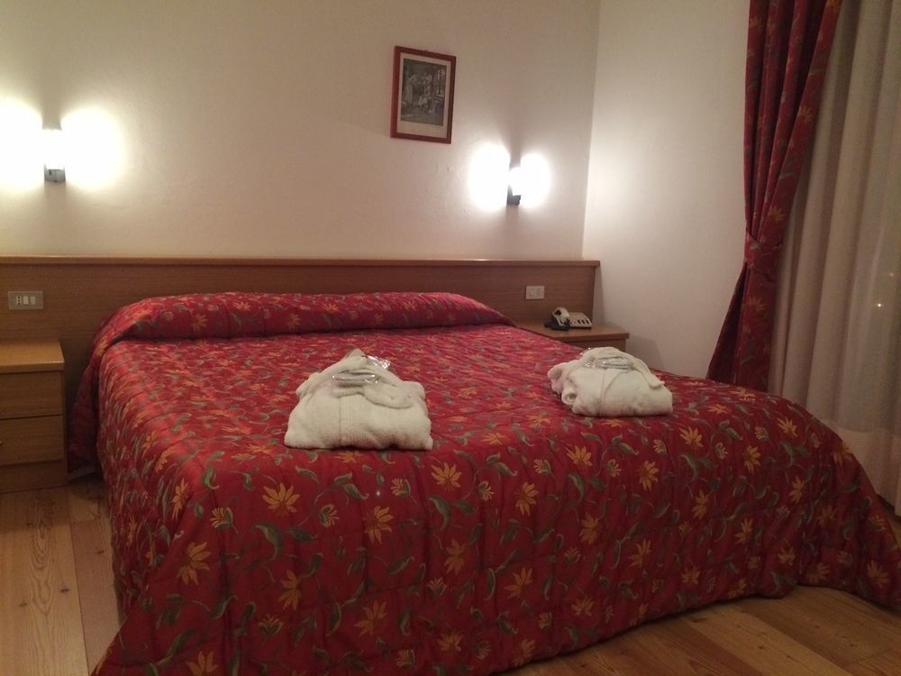 Garni Lago Nembia San Lorenzo Dorsino Eksteriør billede